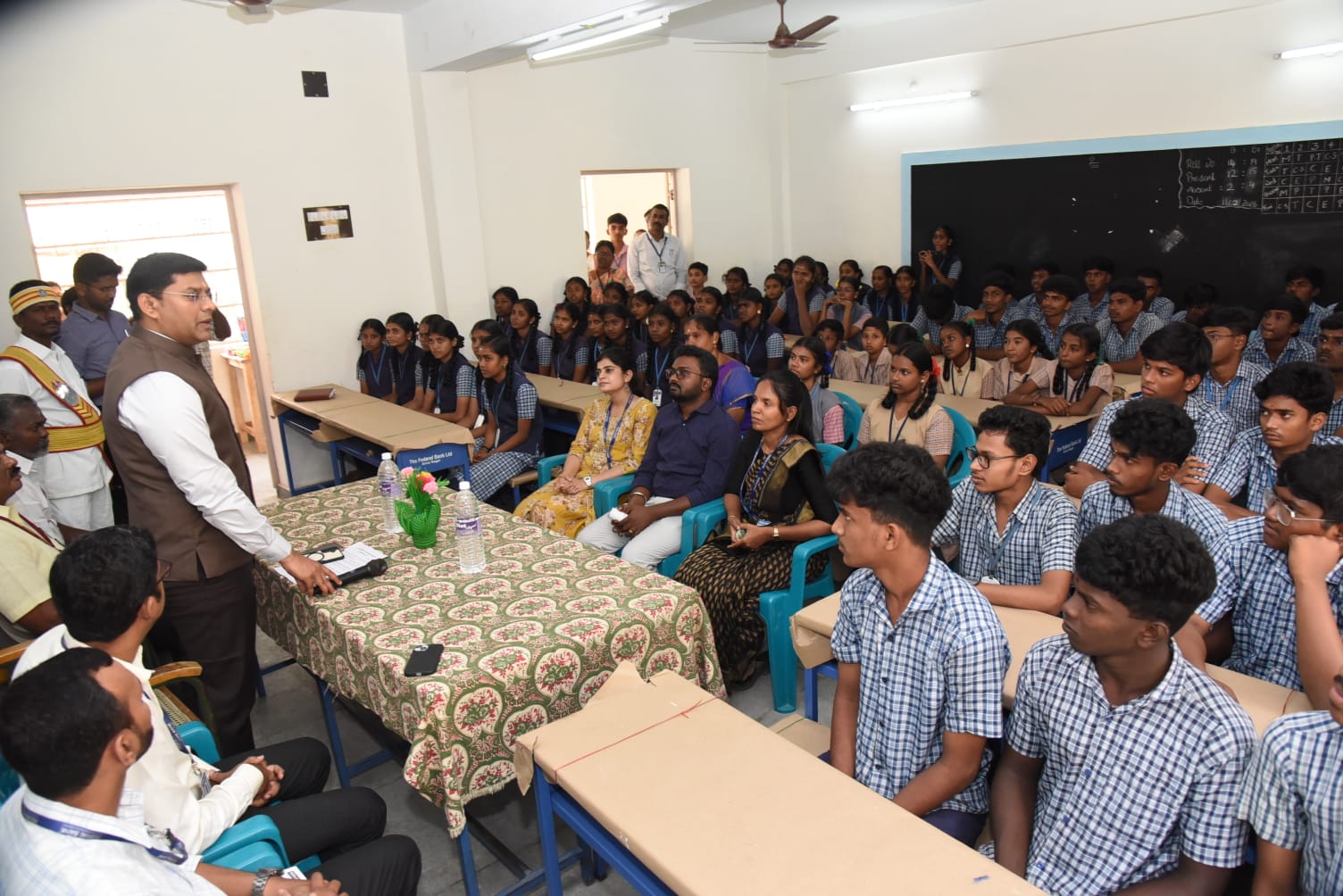 மாவட்ட ஆட்சித் தலைவர் கே.ஜே.பிரவீன் குமார்